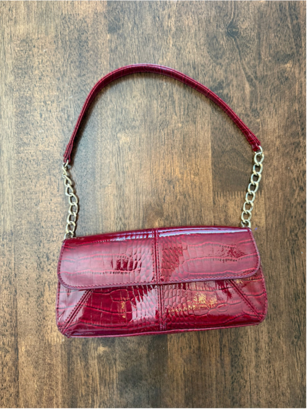 Liz Claiborne Vintage Y2K Red Croc Embossed Patent Leather Baguette Shoulder Bag